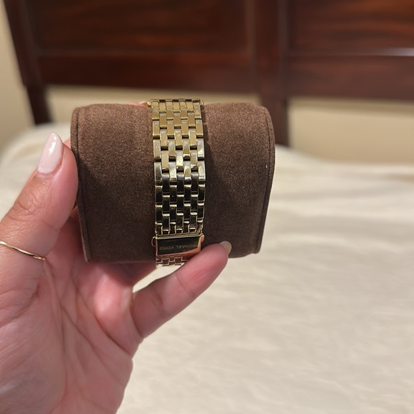 Michael Kors Watch - Picture 2 of 4
